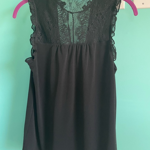 Express women’s black sleeveless blouse. - Picture 2 of 3